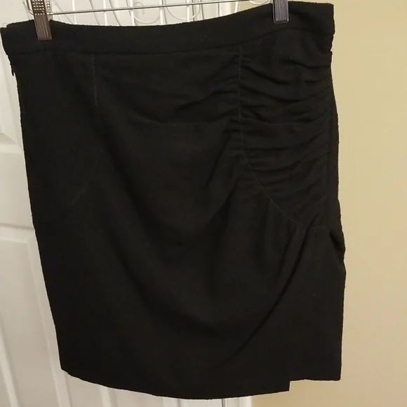 Black Leon Max Limited Edition Skirt. - Picture 3 of 13